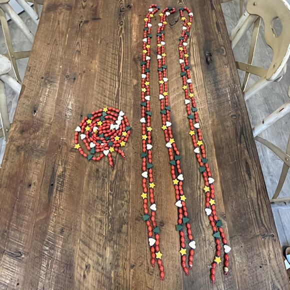 4 Strands Silvestri Christmas Tree Garland Wood Bead Hearts Starts Red Green 94" - Picture 3 of 12